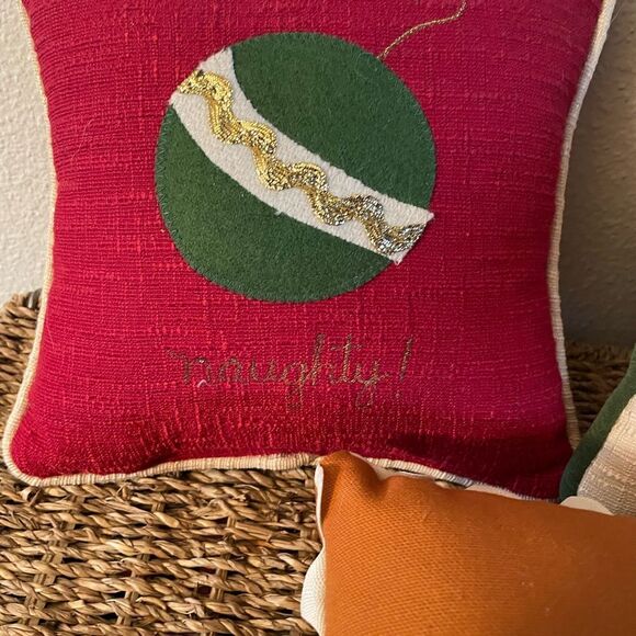 Woof and Poof 2007 Musical Christmas Pillows Naughty Nice and Witch Halloween P - Picture 3 of 16